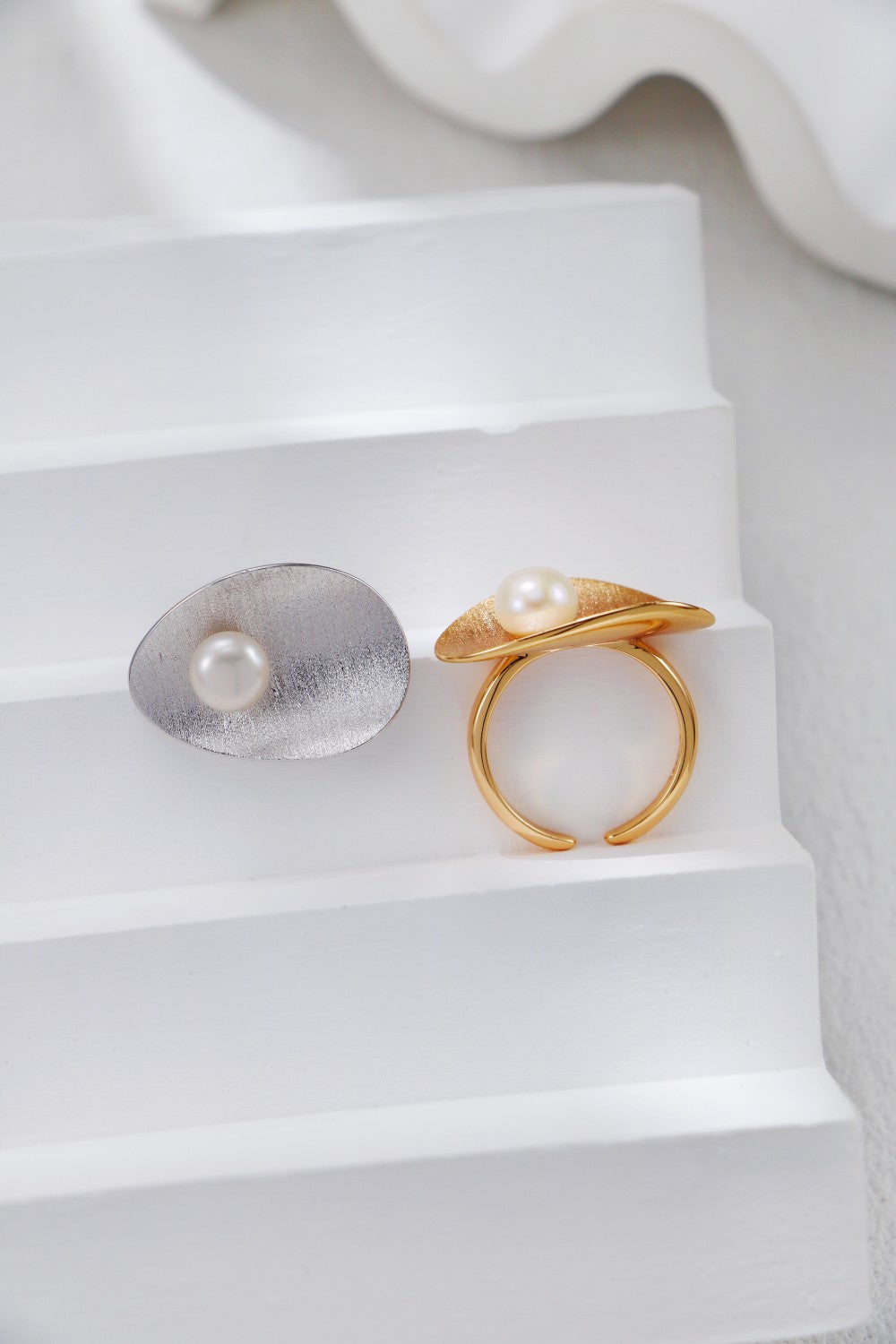 Shorelight Pearl Ring | Matte Metal & Pearl – Silent Sea Series