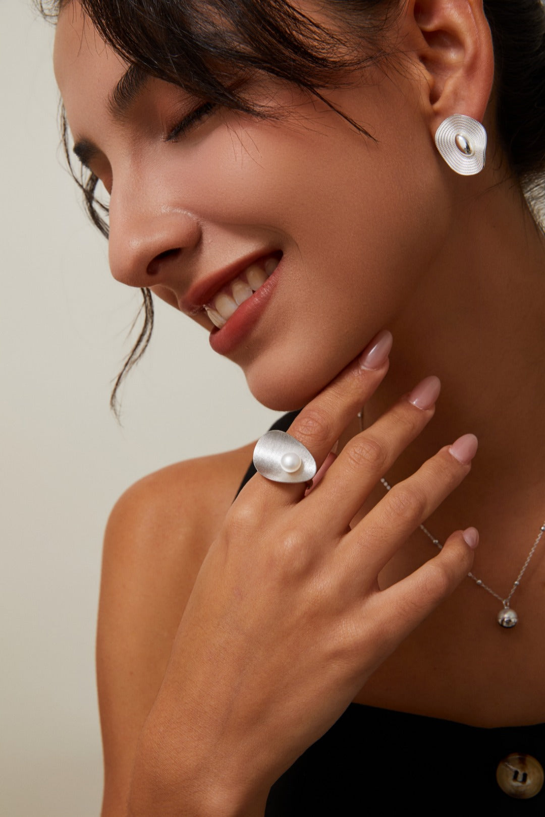 Shorelight Pearl Ring | Matte Metal & Pearl – Silent Sea Series