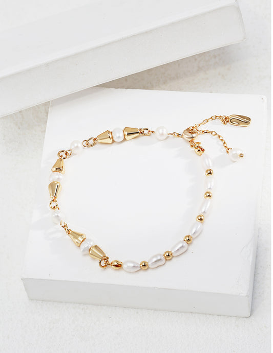 Ocean Pearl Bracelet | Natural Gold Elegance