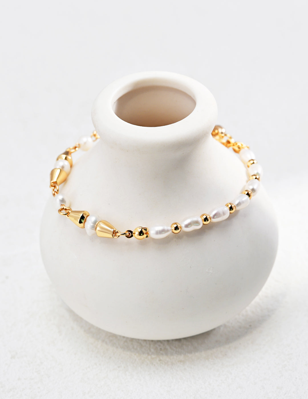 Ocean Pearl Bracelet | Natural Gold Elegance