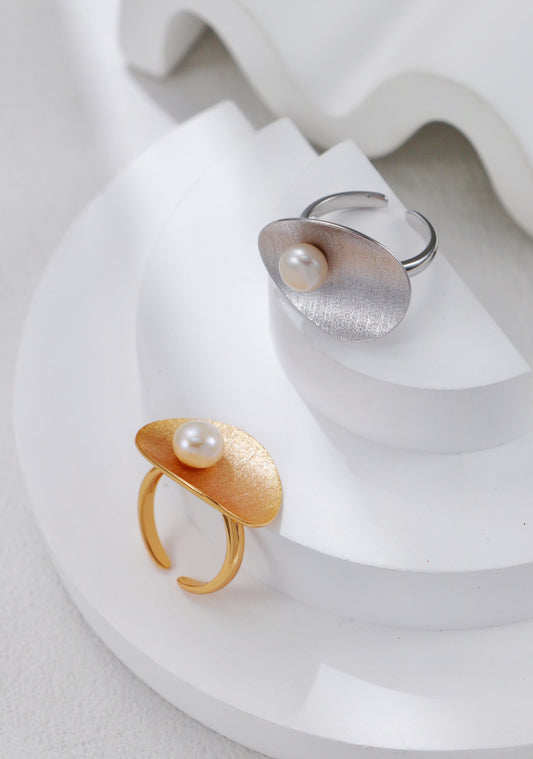 Shorelight Pearl Ring | Matte Metal & Pearl – Silent Sea Series